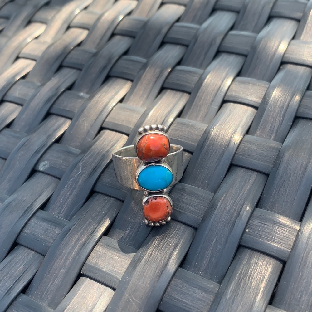 Blue and red tone ring